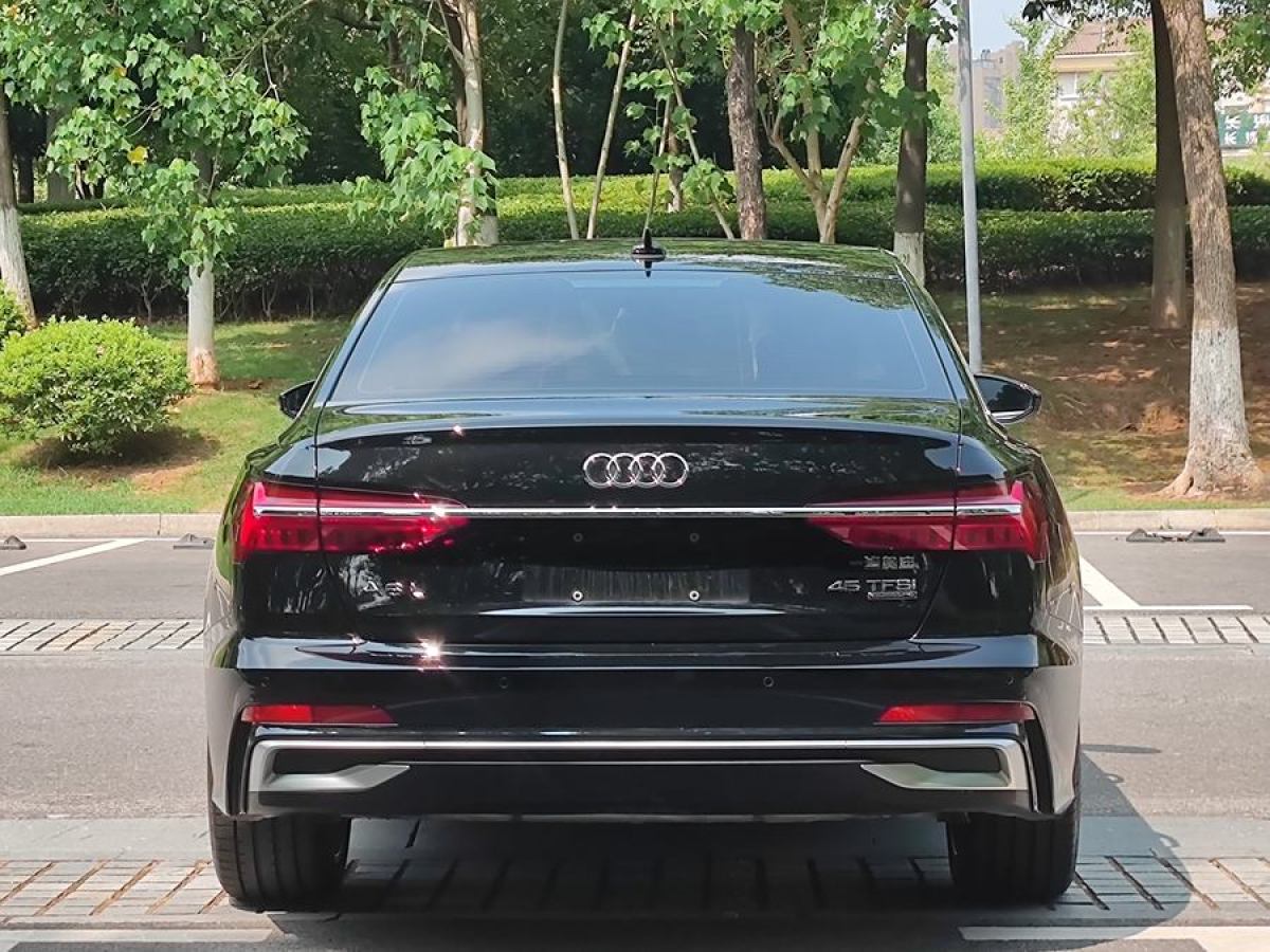 奥迪 奥迪A6L  2023款 改款 45 TFSI quattro 臻选动感型图片