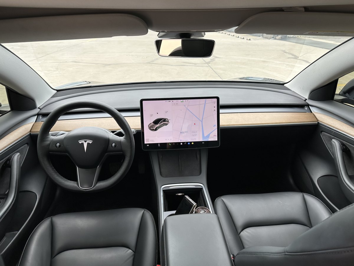 特斯拉 Model 3  2019款 標(biāo)準(zhǔn)續(xù)航后驅(qū)升級(jí)版圖片