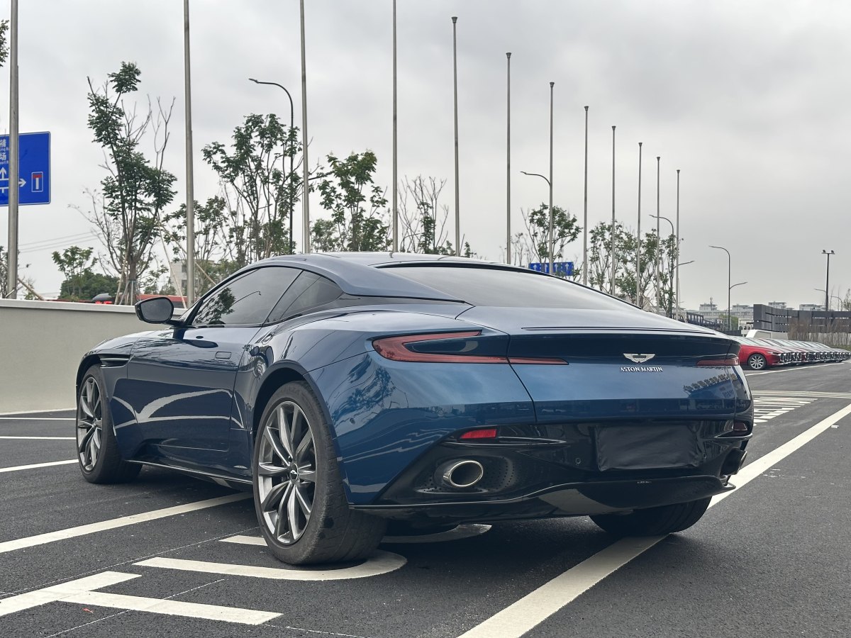 2018年10月阿斯頓·馬丁 阿斯頓?馬丁DB11  2019款 4.0T V8 Coupe