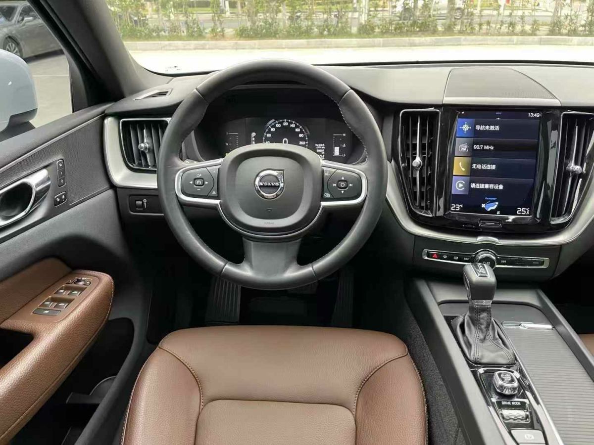 沃爾沃 XC60  2021款 T4 智行豪華版圖片