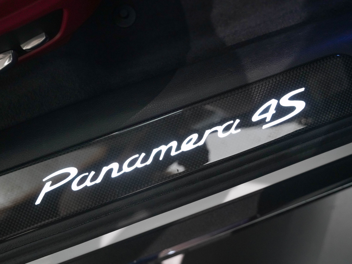 2022年1月保时捷 Panamera  2021款 Panamera 行政加长版 2.9T