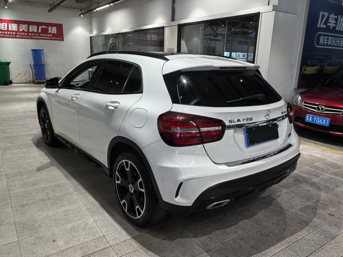 奔馳 奔馳GLA  2018款 GLA 220 4MATIC 運(yùn)動(dòng)型圖片