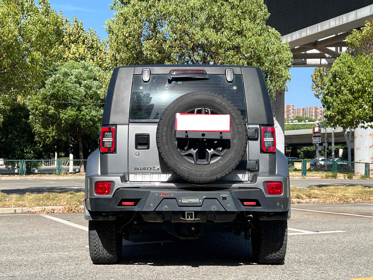 北京 BJ40  2022款 2.0T 自動四驅(qū)環(huán)塔冠軍版圖片