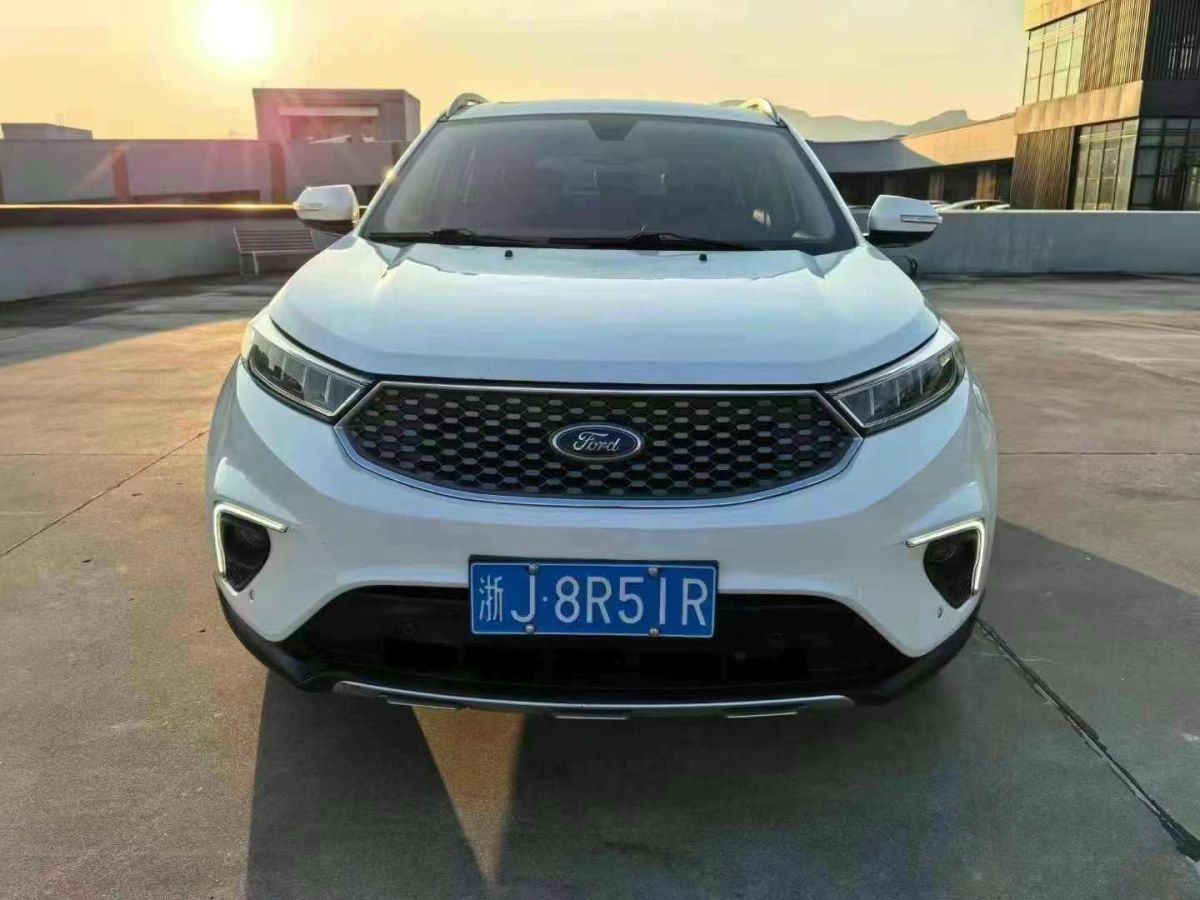 福特 領(lǐng)界EV  2019款 星領(lǐng)型圖片