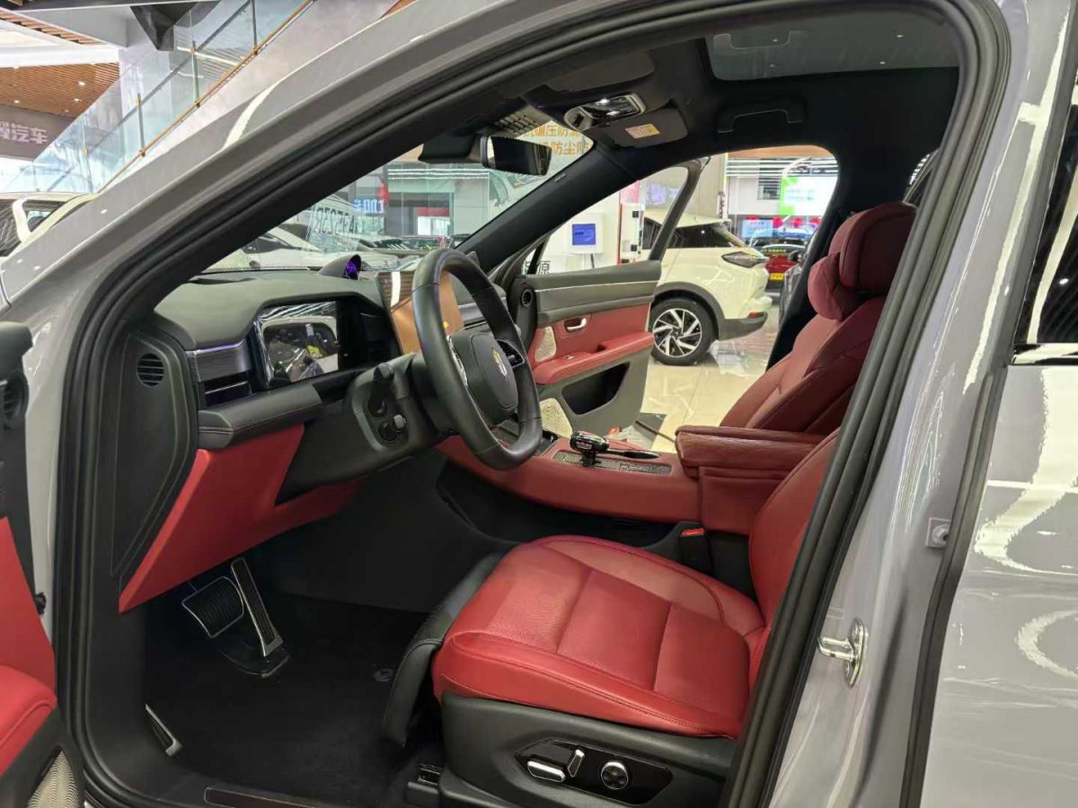 上汽大通 上汽大通MAXUS MIFA 9  2024款 長(zhǎng)續(xù)航 福捷版(單側(cè)福捷座椅)圖片