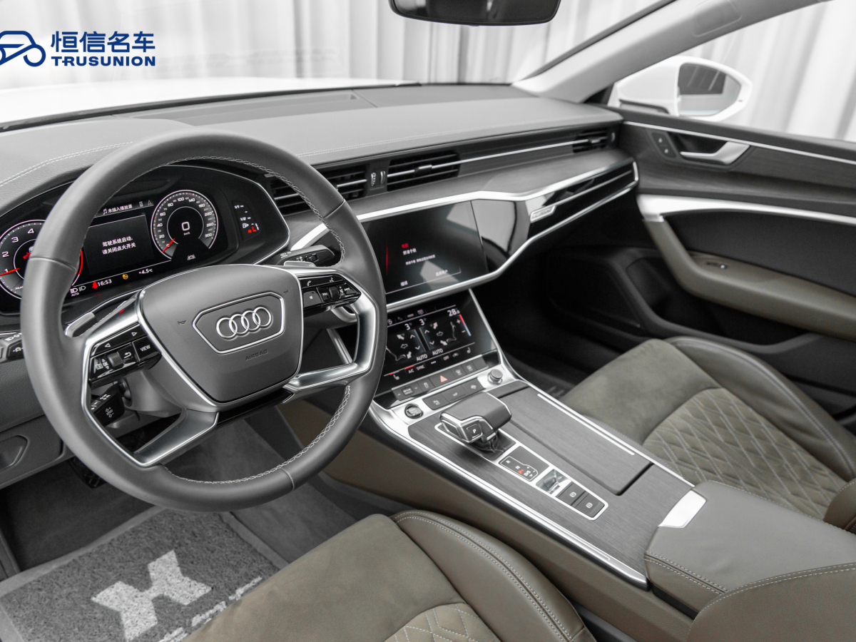 奧迪 奧迪A7L  2022款 45 TFSI quattro S-line 圣騎士圖片