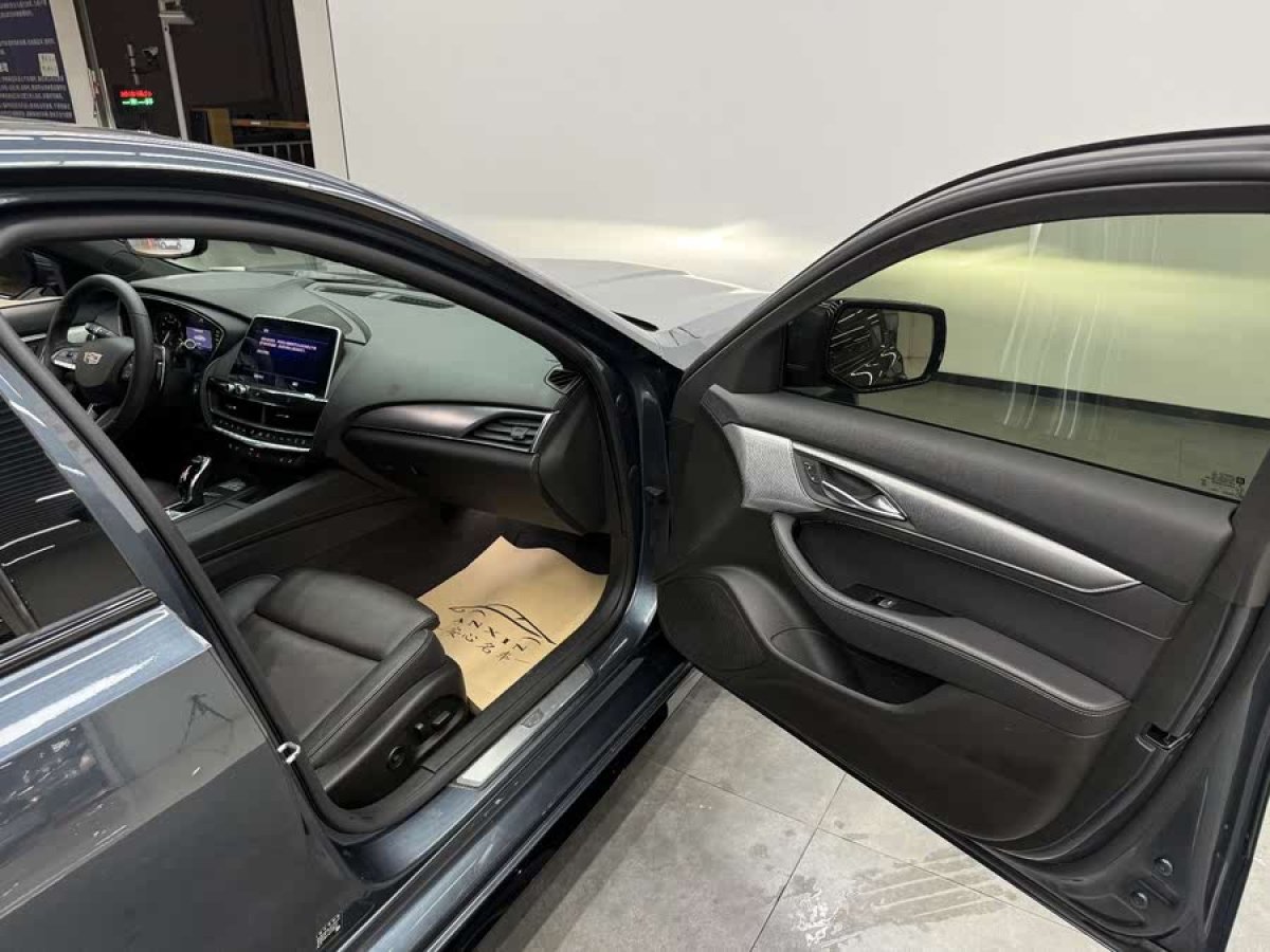 凱迪拉克 CT5  2021款 28T 領(lǐng)先運(yùn)動型圖片