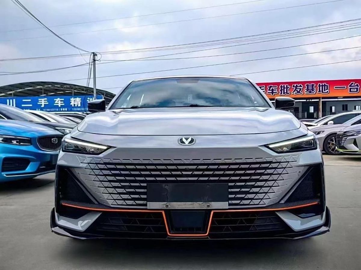 長安 長安UNI-V  2023款 1.5T 運(yùn)動(dòng)版圖片