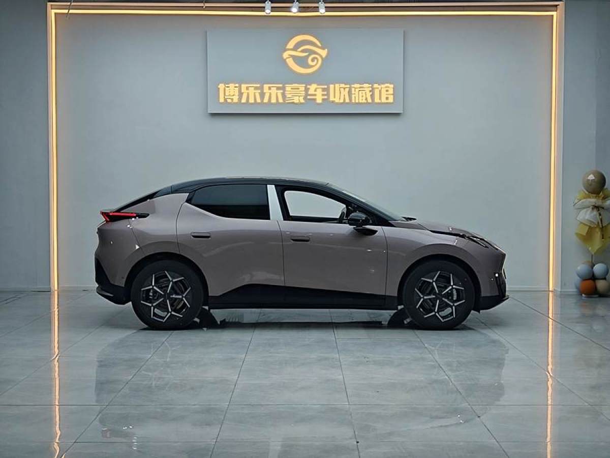 領克 領克Z10  2025款 71kWh 602km后驅Pro圖片