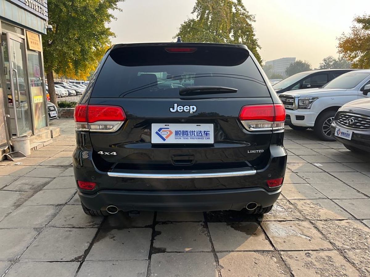 Jeep 大切諾基  2014款 3.0L 舒享導(dǎo)航版圖片