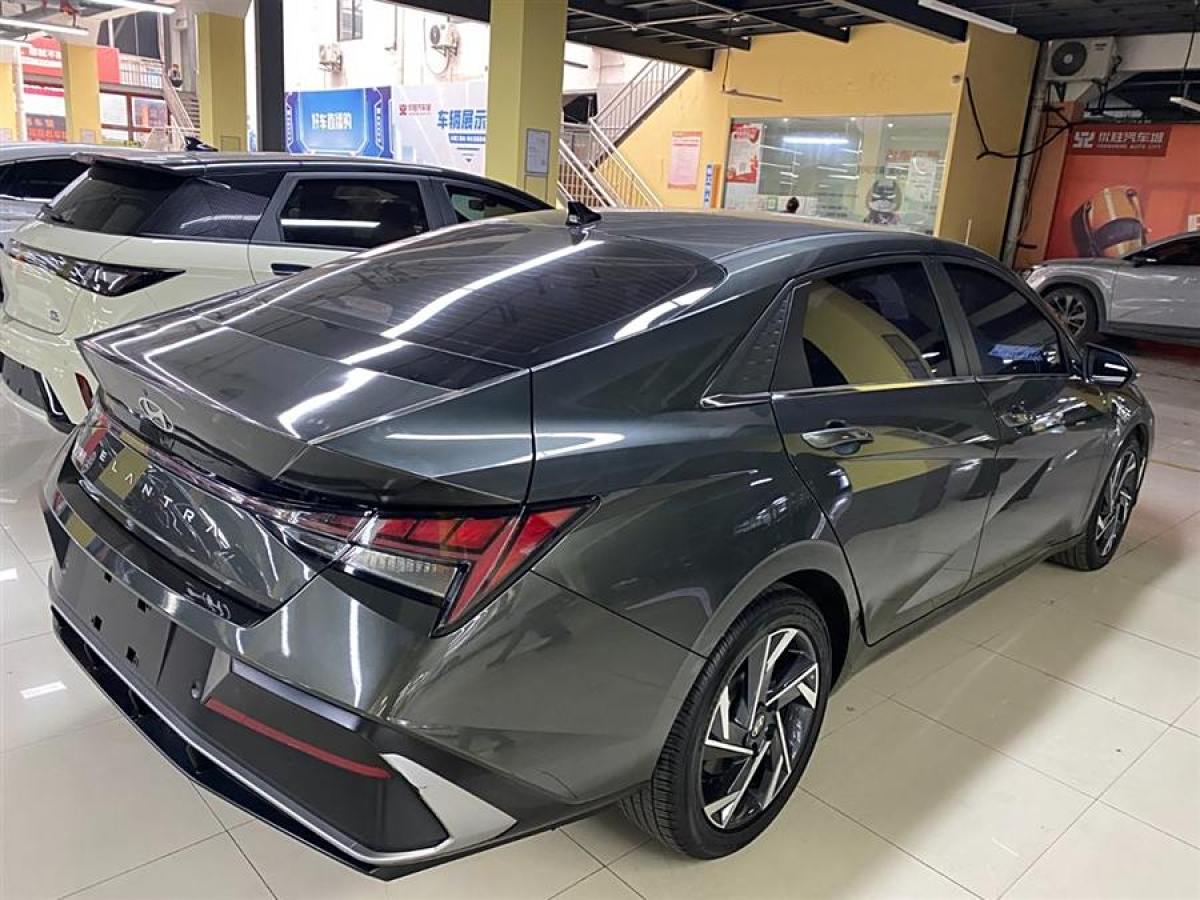 現(xiàn)代 伊蘭特  2023款 1.5L CVT LUX尊貴版圖片