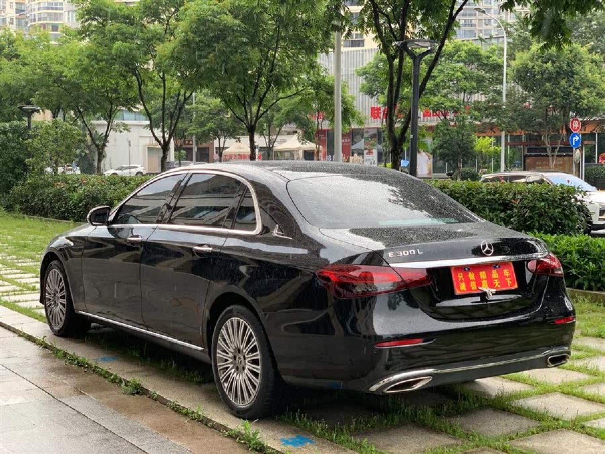 奔馳 奔馳E級  2022款 改款 E 300 L 時尚型圖片