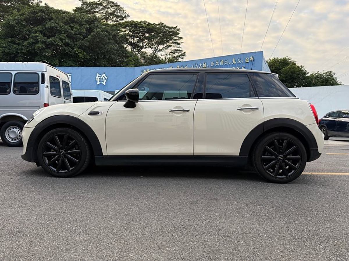 MINI MINI  2020款 1.5T COOPER 藝術(shù)家 五門版圖片