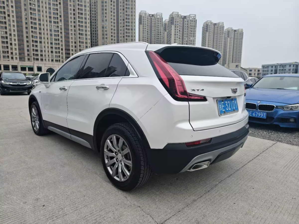 凱迪拉克 XT4  2018款 28T 兩驅(qū)領(lǐng)先型圖片