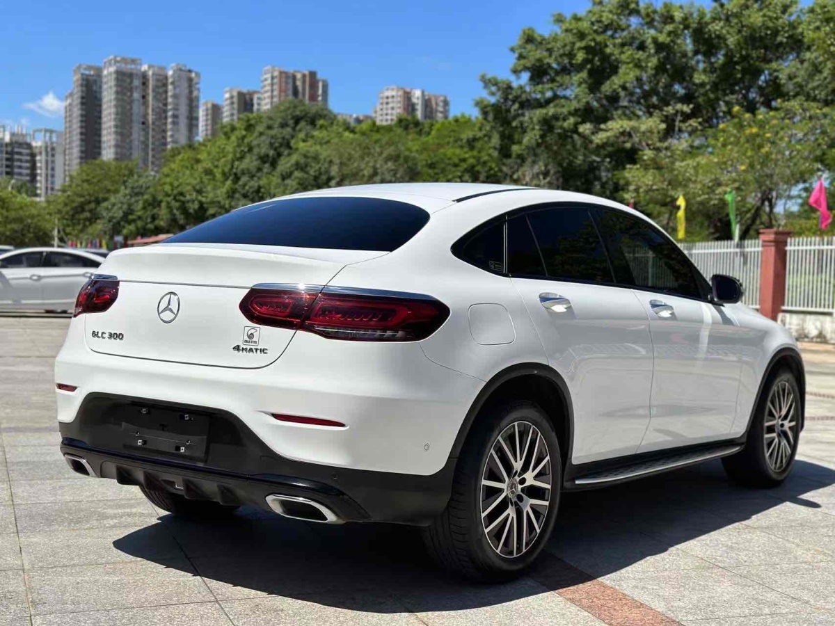 2020年7月奔馳 奔馳GLC  2023款 GLC 300 4MATIC 轎跑SUV