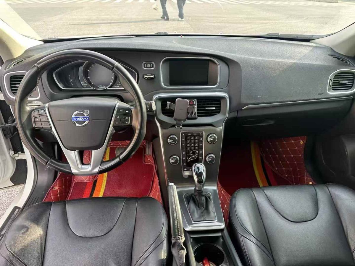 沃爾沃 V40  2014款 2.0T 智尚版圖片