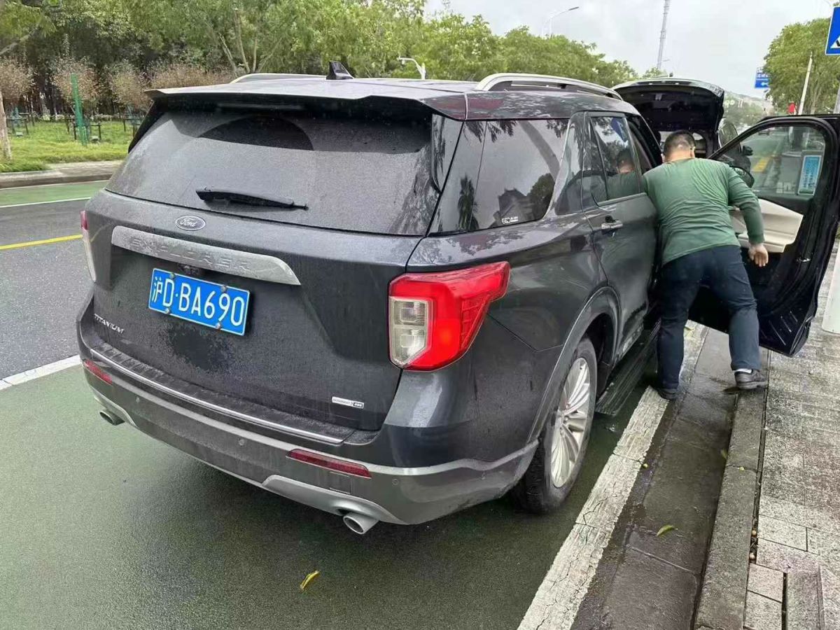 福特 探險(xiǎn)者  2020款 EcoBoost 285 四驅(qū)運(yùn)動(dòng)版ST-LINE 7座圖片