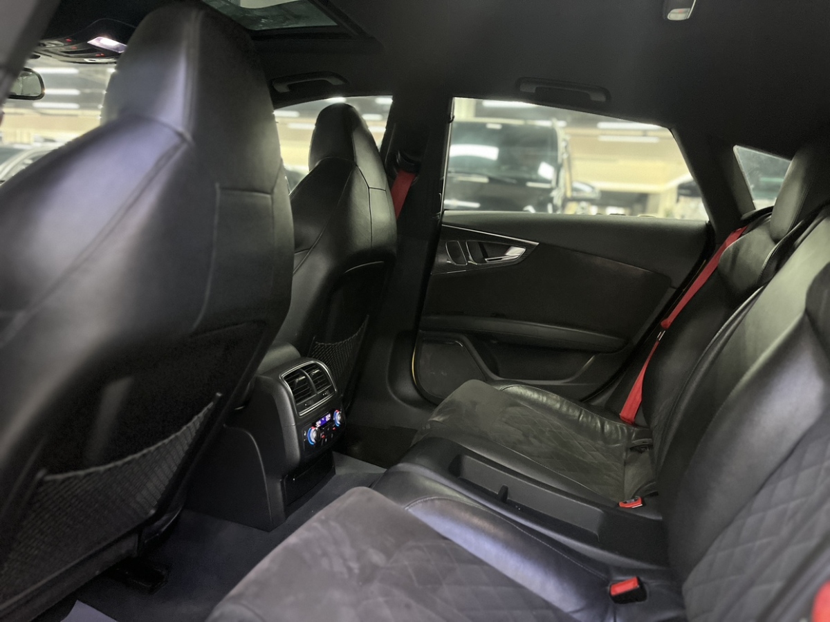 2015年8月奥迪 奥迪RS 7  2014款 RS 7 4.0T Sportback