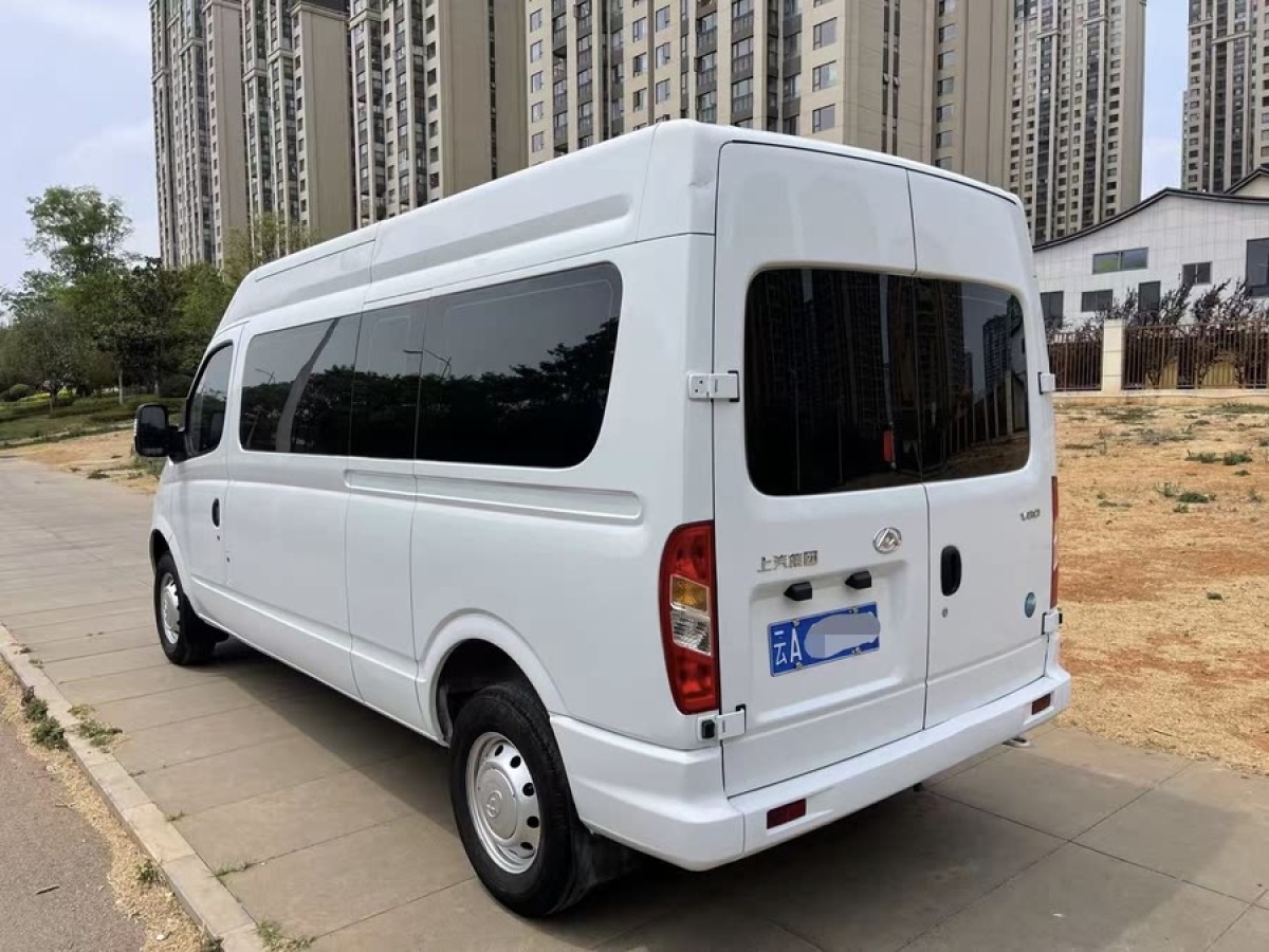 上汽大通 V80  2019款 2.0T Plus 6擋手動(dòng)傲運(yùn)通長(zhǎng)軸高頂7座圖片
