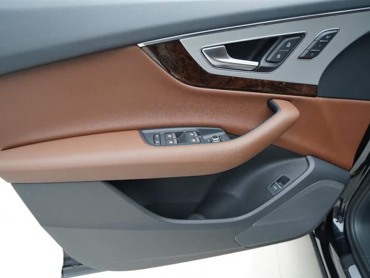 奧迪 奧迪Q7  2019款 55 TFSI 技術(shù)型圖片