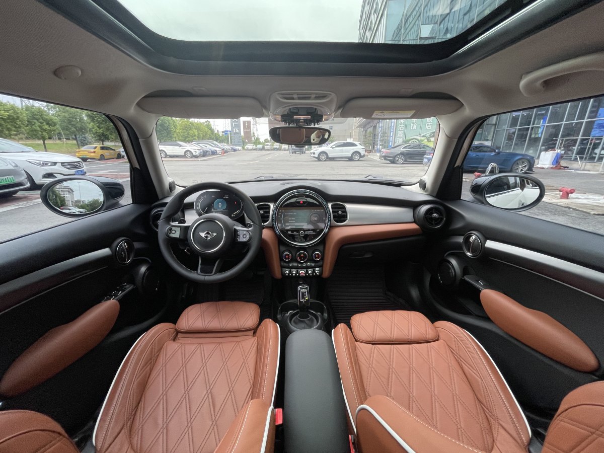 2022年9月MINI MINI  2022款 改款 2.0T COOPER S 藝術(shù)家 五門版