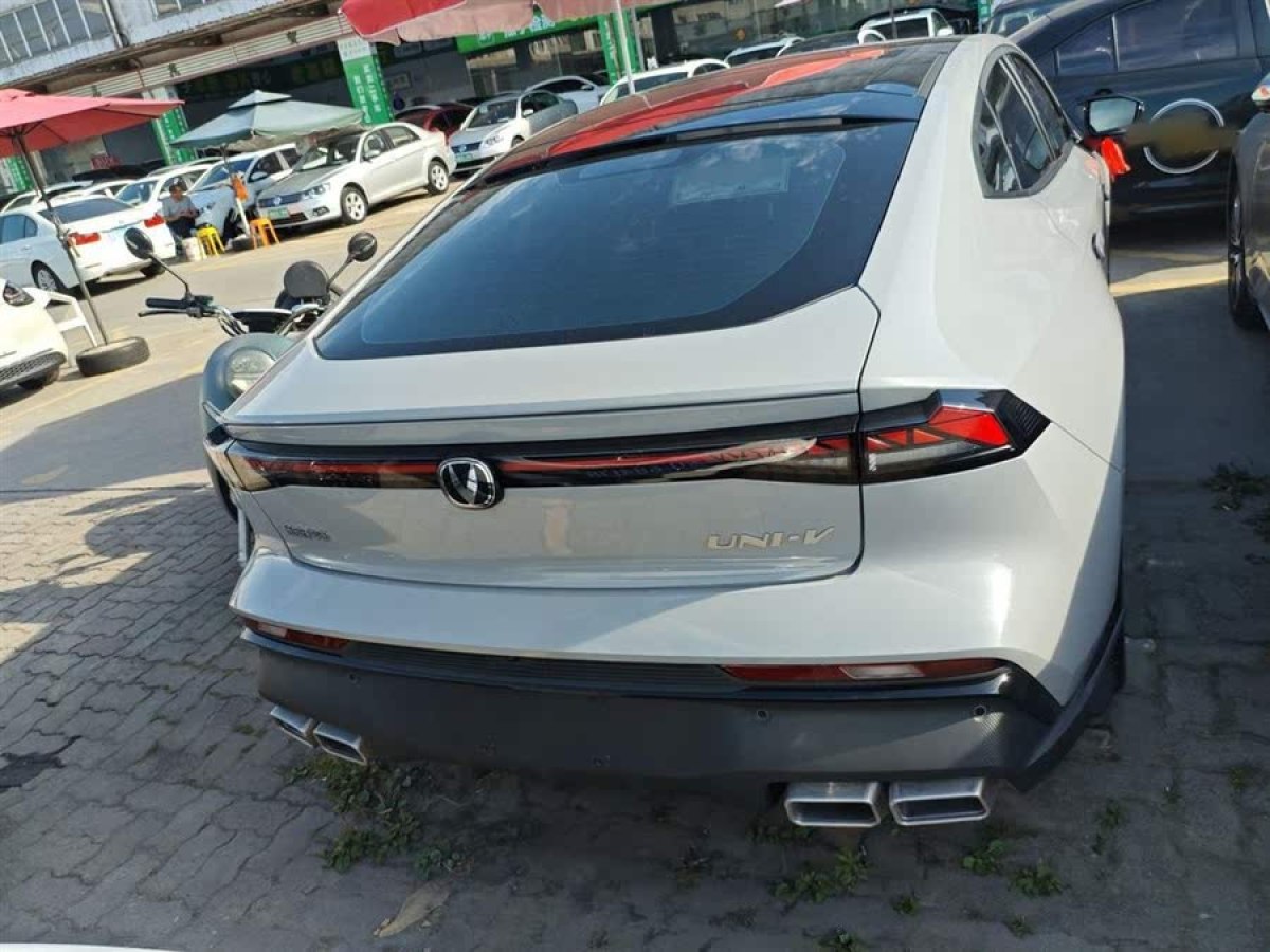 長安 長安UNI-V  2024款 1.5T 尊貴運動型圖片