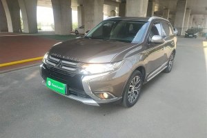 歐藍(lán)德 三菱 2.4L 四驅(qū)豪華版 7座
