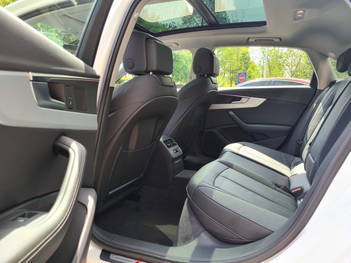 奧迪 奧迪A4L  2023款 40 TFSI 豪華動感型圖片