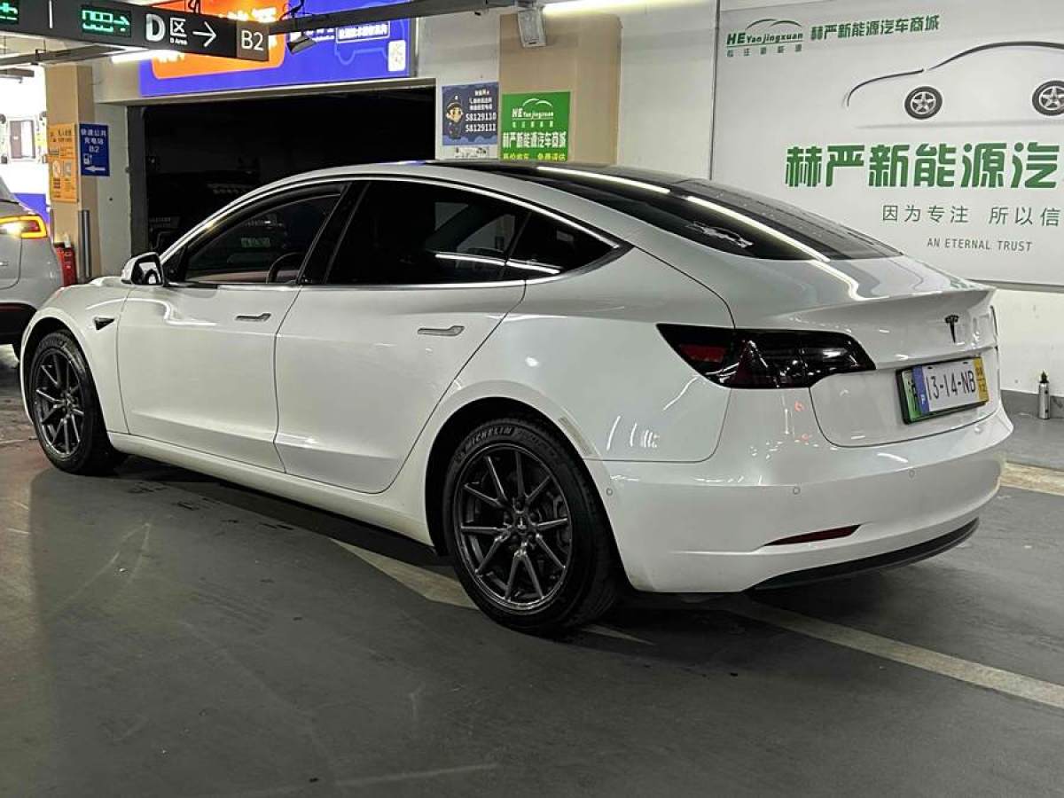 特斯拉 Model 3  2020款 改款 標(biāo)準(zhǔn)續(xù)航后驅(qū)升級版圖片