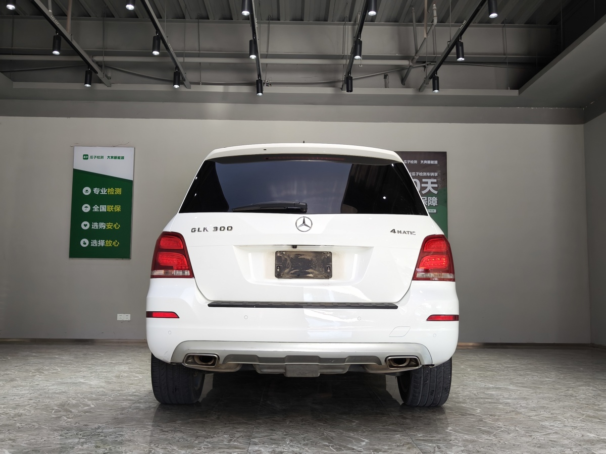 2013年6月奔驰 奔驰GLK级  2013款 GLK 300 4MATIC 动感天窗型