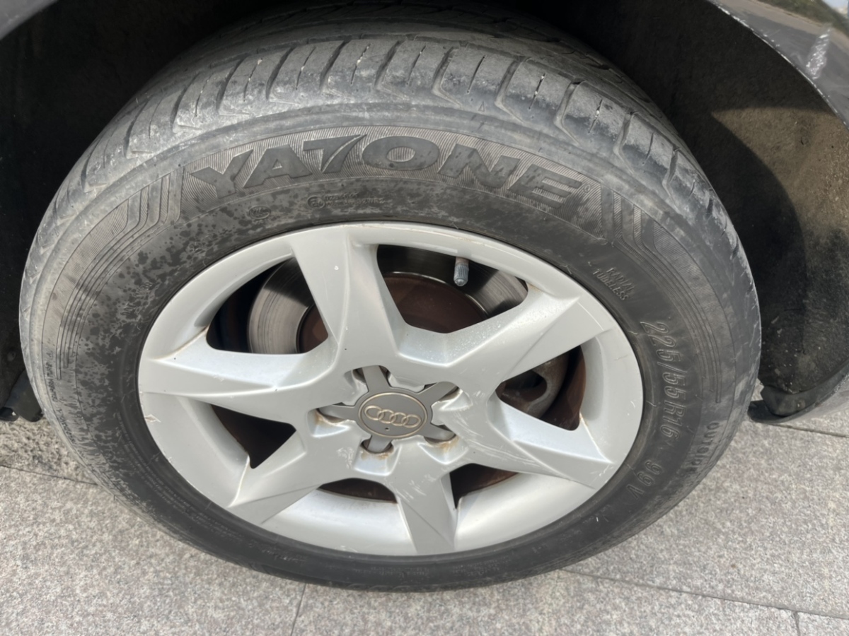 奧迪 奧迪A6L  2012款 TFSI 標(biāo)準(zhǔn)型圖片
