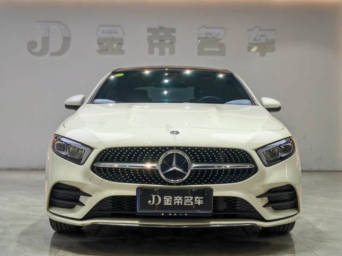 奔馳 奔馳A級  2021款 A 200 L 運動轎車時尚型圖片