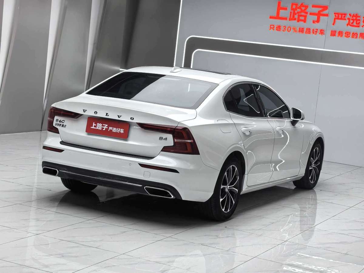 沃尔沃 S60L  2022款 B4 智逸豪华版图片