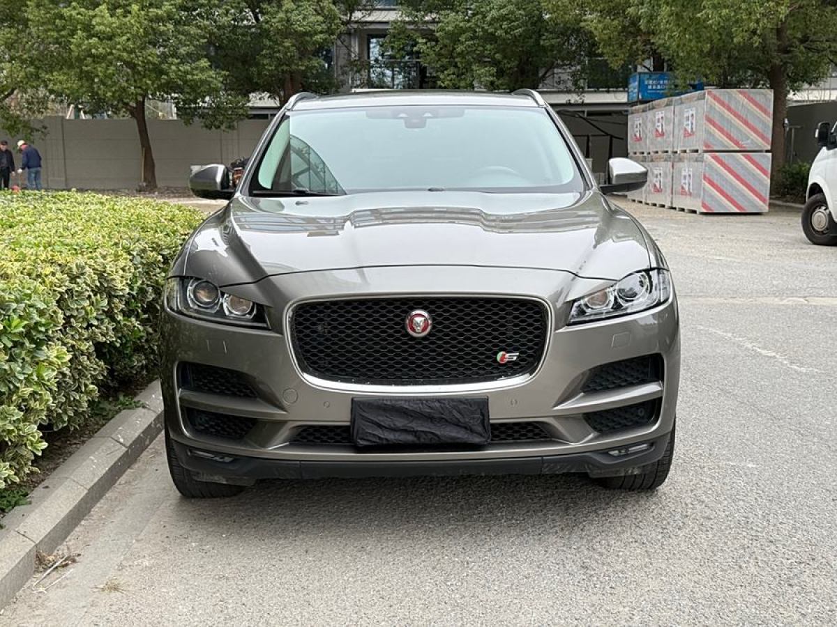 捷豹 F-PACE  2018款 2.0T 兩驅(qū)都市尊享版圖片