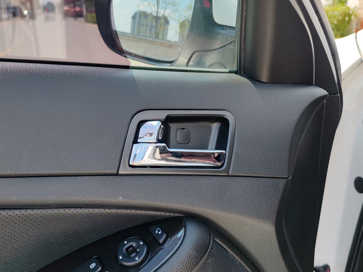 起亞 K5  2012款 2.0L 自動(dòng)DLX-2特別版圖片