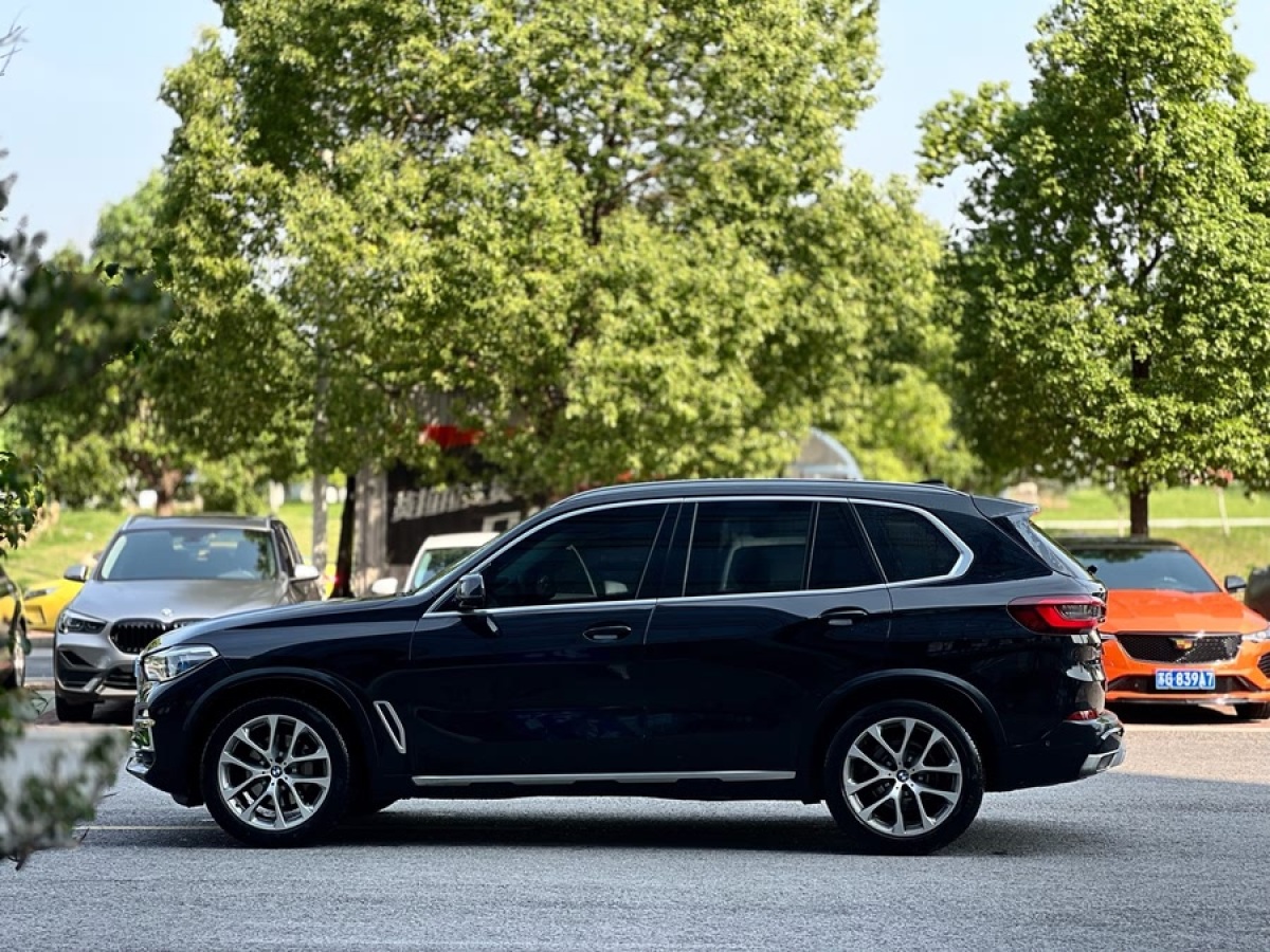 寶馬 寶馬X5  2021款 改款 xDrive30i X設(shè)計(jì)套裝圖片