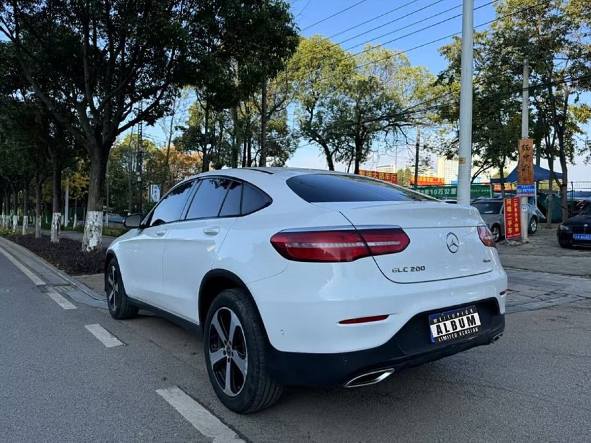 奔馳 奔馳GLC  2022款 改款 GLC 300 4MATIC 轎跑SUV圖片