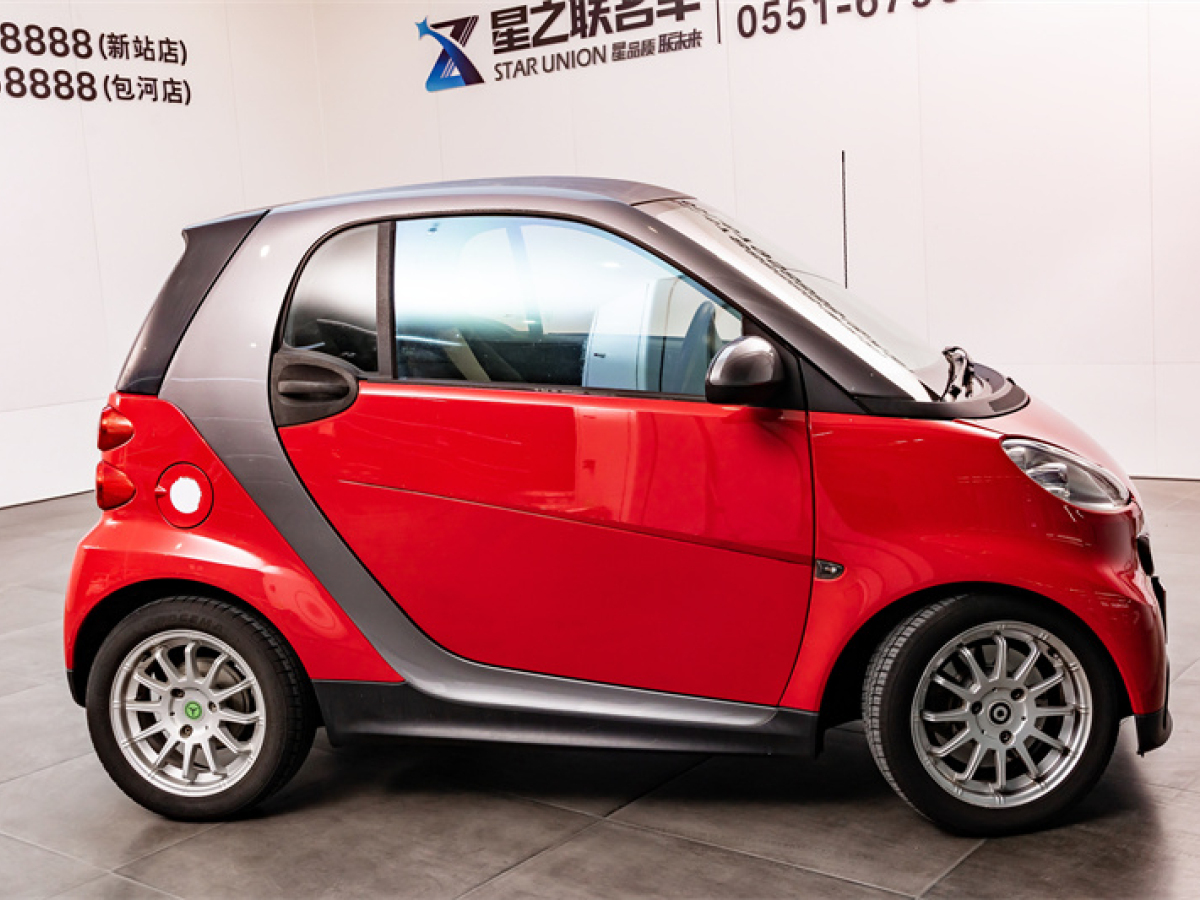 smart fortwo  2012款 1.0 MHD 硬頂標(biāo)準(zhǔn)版圖片