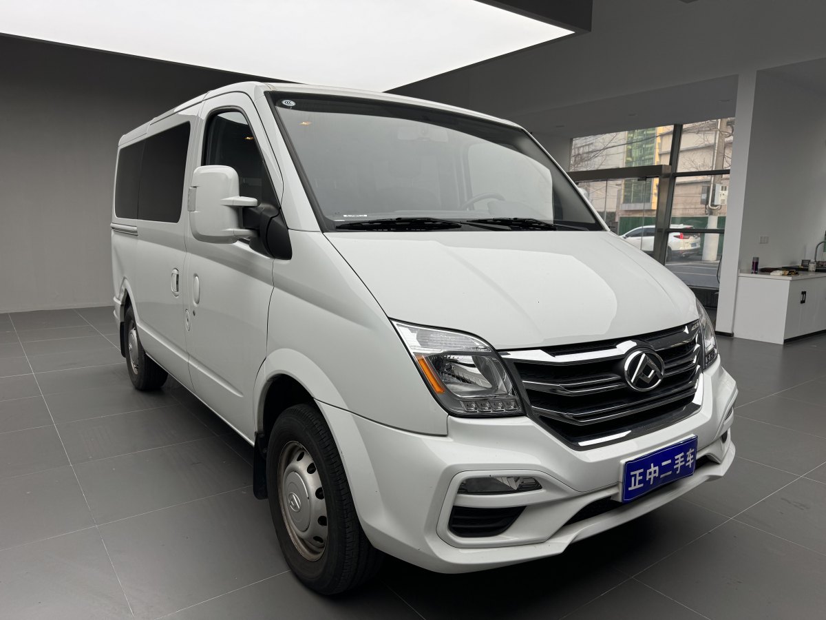 上汽大通 V80  2020款 2.0T AMT PLUS城市版短軸超低頂5/6座圖片