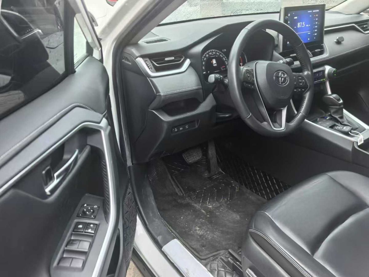 豐田 RAV4榮放  2021款 2.0L CVT兩驅(qū)風(fēng)尚版圖片
