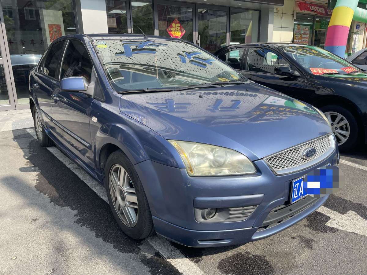 福特 福克斯  2005款 三廂 2.0L 自動豪華型圖片