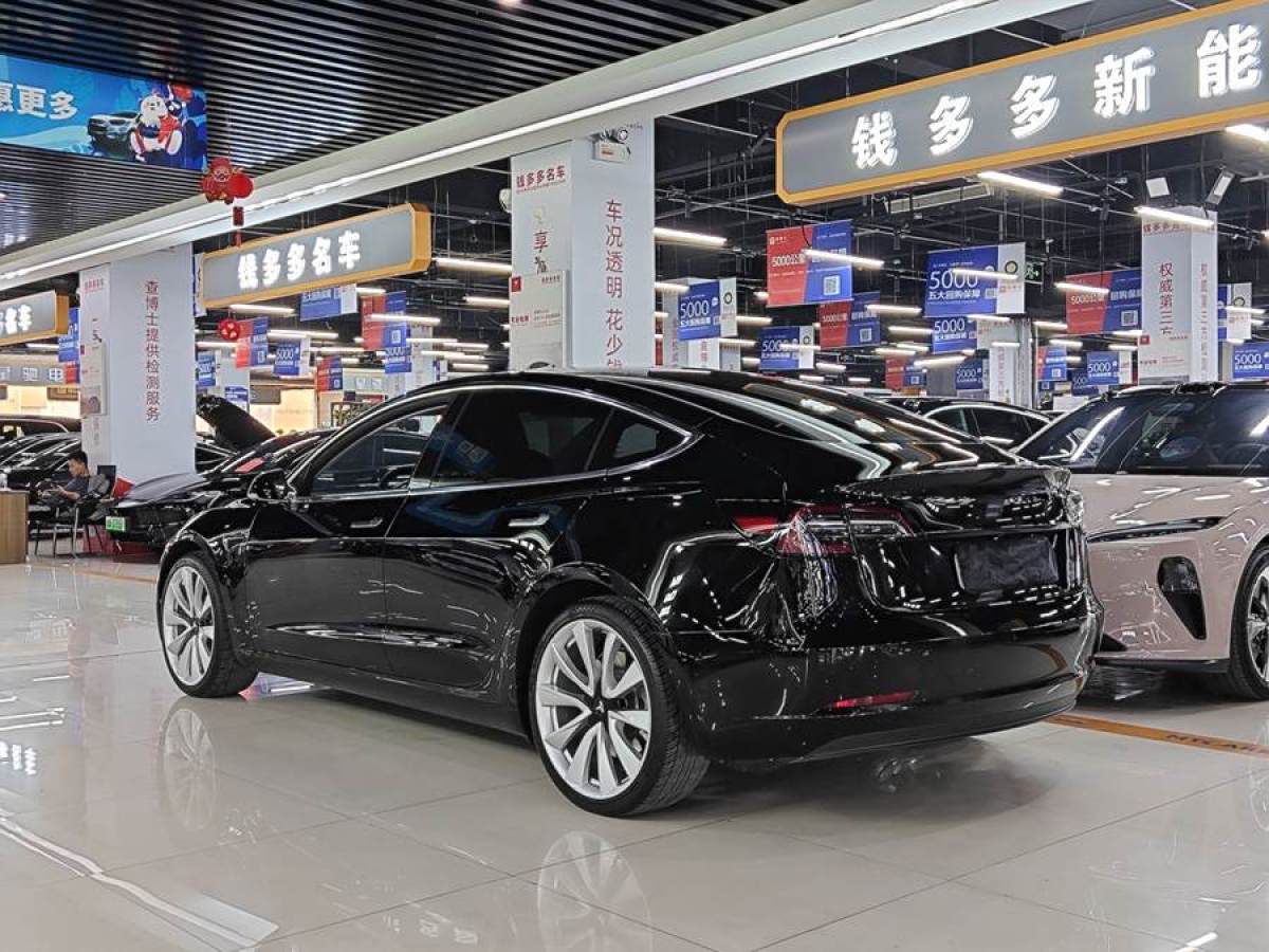 特斯拉 Model 3  2020款 改款 標(biāo)準(zhǔn)續(xù)航后驅(qū)升級(jí)版圖片