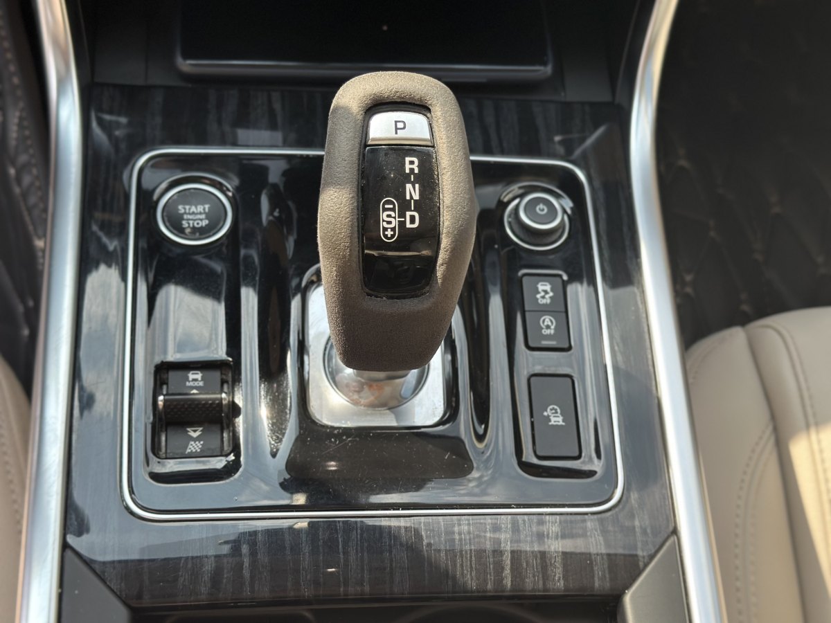 捷豹 XEL  2021款 2.0T 250PS R-DYNAMIC SE科技運(yùn)動(dòng)版圖片