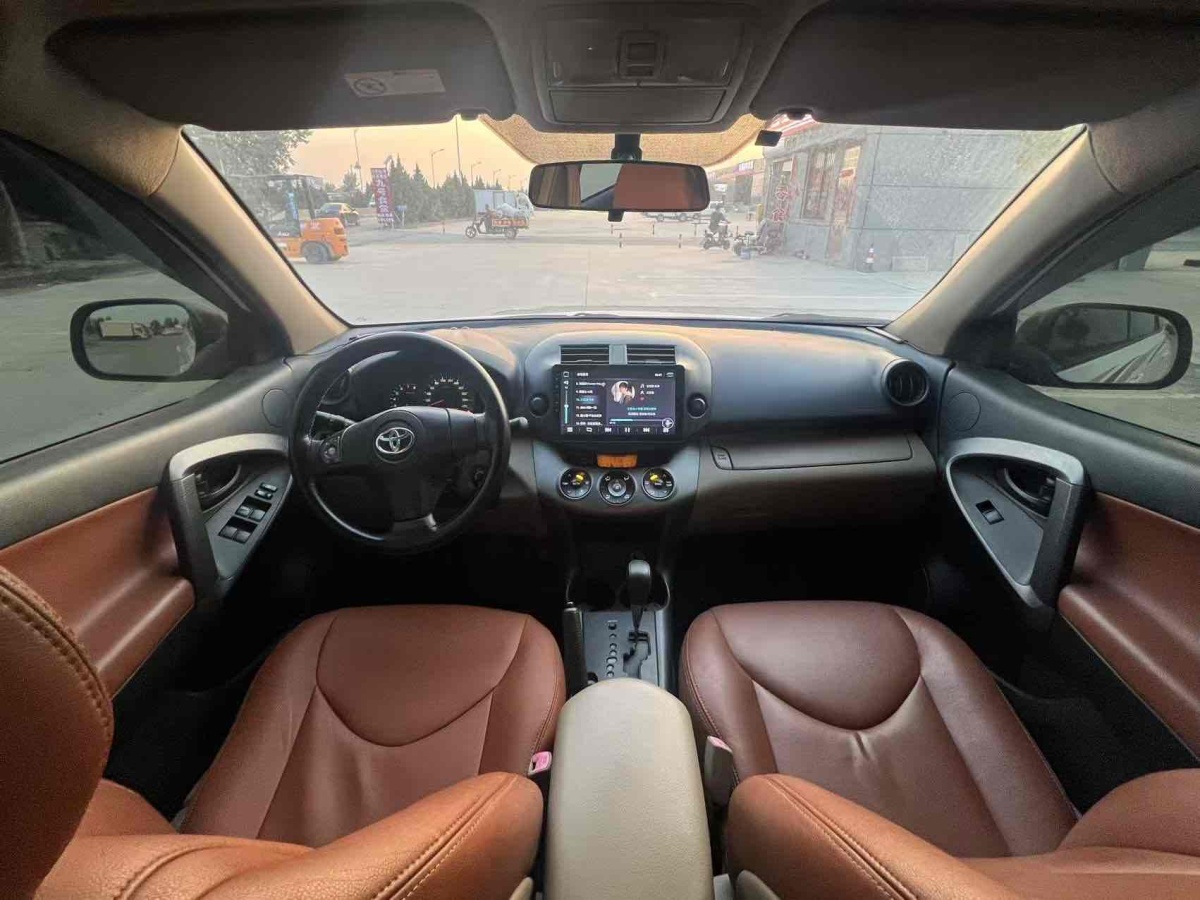 豐田 RAV4  2019款 榮放 2.0L CVT兩驅(qū)先鋒版圖片