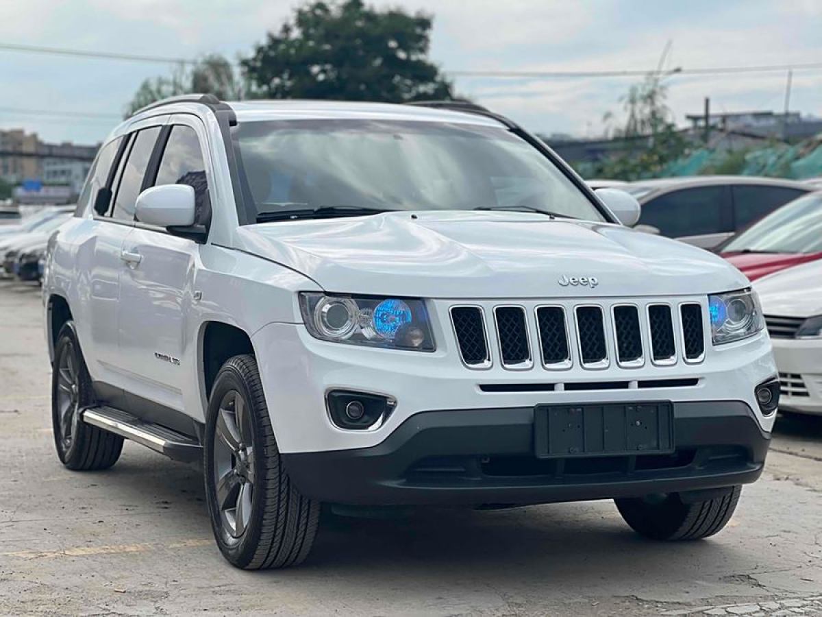 Jeep 指南者  2014款 2.4L 四驅(qū)蛇行珍藏版圖片