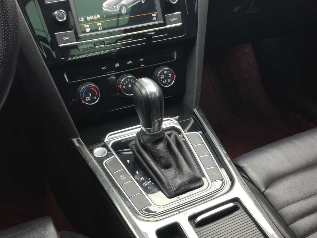 大眾 邁騰  2019款  330TSI DSG 領(lǐng)先型 國VI圖片