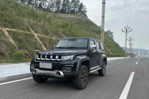 BJ40 北京 2.0T 自動四驅(qū)城市獵人版至尊型