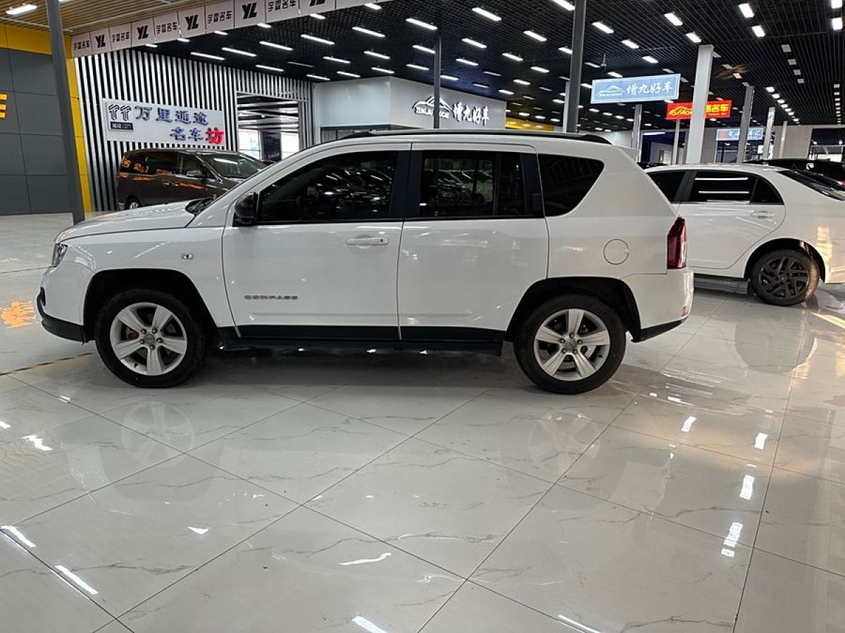 Jeep 指南者  2015款 2.0L 兩驅運動版圖片