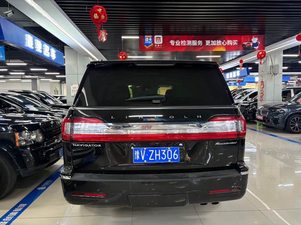 林肯 領(lǐng)航員  2018款 3.5T 總統(tǒng)系列圖片