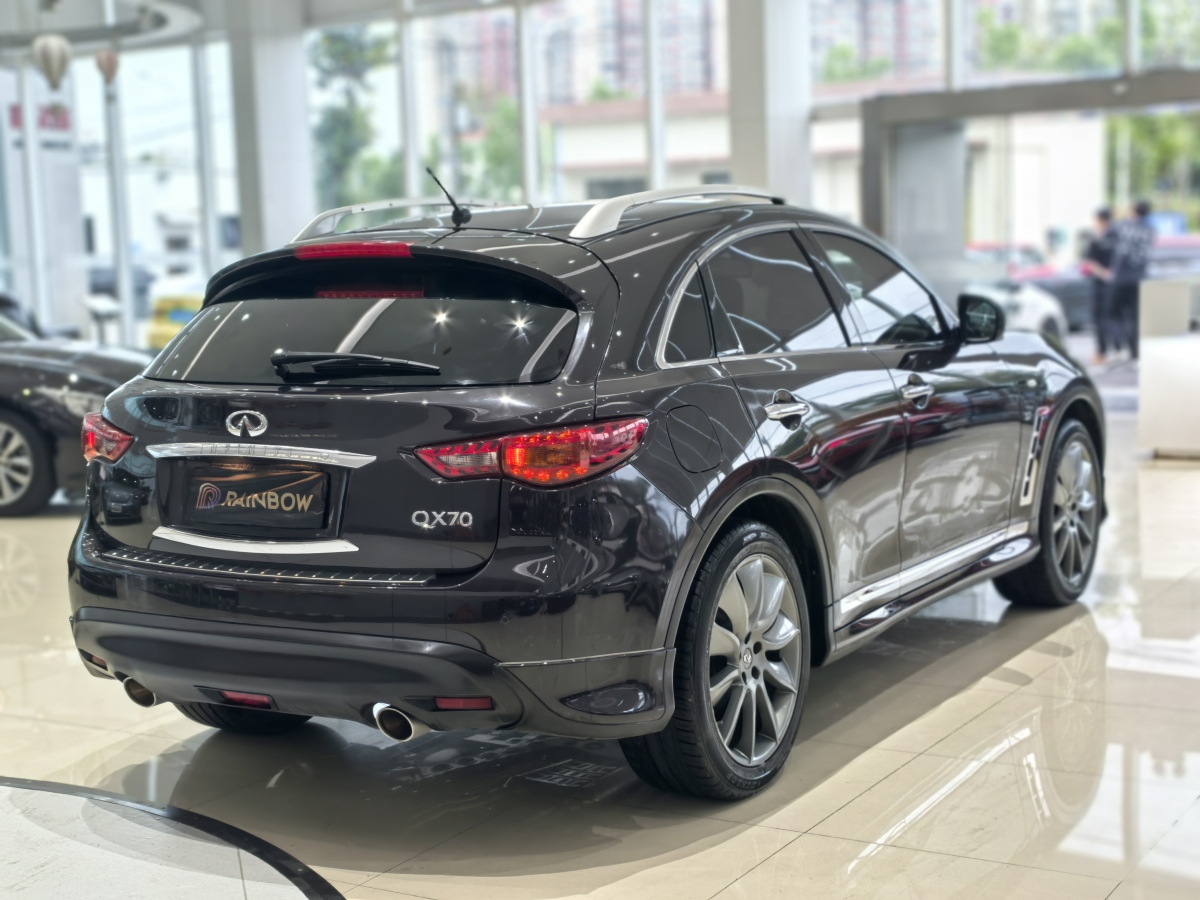 英菲尼迪 QX70  2013款 3.7L 標(biāo)準(zhǔn)版圖片